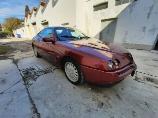 Foto 4 di 9: ALFA ROMEO GTV V6 TURBO  