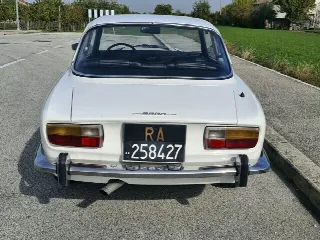 Foto 3 di 8: ALFA ROMEO GTV GTV 2000 