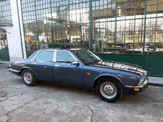 Foto 1 di 31: JAGUAR XJ40 XJ6 3.6 Sovereign - SUMMER PRICE