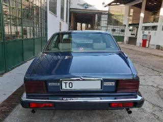 Foto 10 di 31: JAGUAR XJ40 XJ6 3.6 Sovereign - SUMMER PRICE