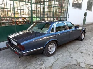 Foto 9 di 31: JAGUAR XJ40 XJ6 3.6 Sovereign - SUMMER PRICE