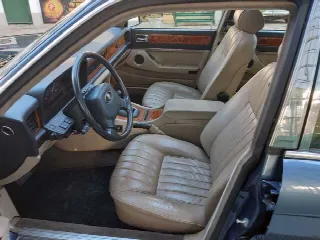 Foto 16 di 31: JAGUAR XJ40 XJ6 3.6 Sovereign - SUMMER PRICE
