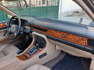 Foto 22 di 31: JAGUAR XJ40 XJ6 3.6 Sovereign - SUMMER PRICE