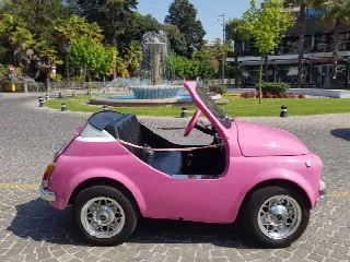 Foto 7 di 8: FIAT 500 cabrio  Barbie