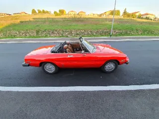 Foto 1 di 4: ALFA ROMEO Spider 2.0 Veloce, Seconda Serie (coda tronca), mod. America  