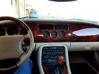 Foto 6 di 6: JAGUAR XK8(1996-) 4.0  