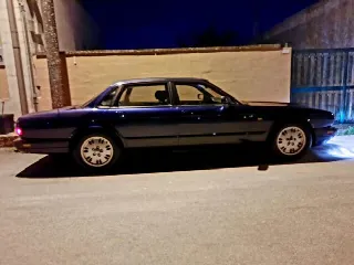 Foto 3 di 7: JAGUAR XJ-X300 Xj6 3.2  
