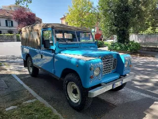 Foto 2 di 6: LAND ROVER 109 Series Soft top 