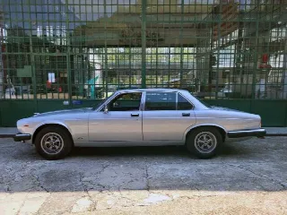 Foto 11 di 32: JAGUAR XJ6(1968-1987) 4.2L III Serie - SUMMER PRICE