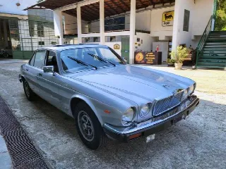 Foto 3 di 32: JAGUAR XJ6(1968-1987) 4.2L III Serie - SUMMER PRICE