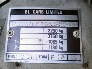 Foto 32 di 32: JAGUAR XJ6(1968-1987) 4.2L III Serie - SUMMER PRICE