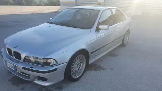Foto 8 di 8: BMW 525 TDS 