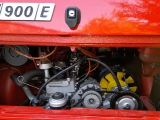 Foto 4 di 6: FIAT 900T(1975-1980) 900 E pulmino 7 posti del 1987      