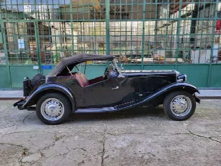 Foto 3 di 46: MG TD Midget 