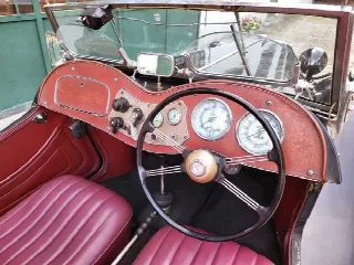Foto 32 di 46: MG TD Midget 