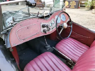 Foto 34 di 46: MG TD Midget 