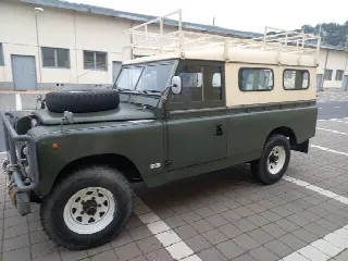 Foto 5 di 5: LAND ROVER 109 Series seconda serie 