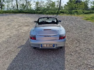 Foto 8 di 15: PORSCHE 911/996Carrera(1998-2006) 911 Cabrio 3.4 Carrera 996 300cv Manuale 