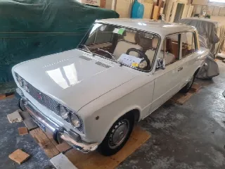 Foto 5 di 6: FIAT 124 special 
