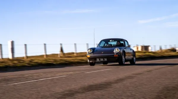 PORSCHE 911 Carrera 2.7
