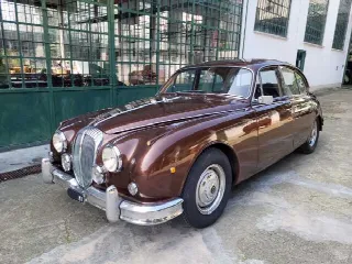 Foto 11 di 43: JAGUAR MKII Daimler 2.5 V8 Saloon - SUMMER PRICE