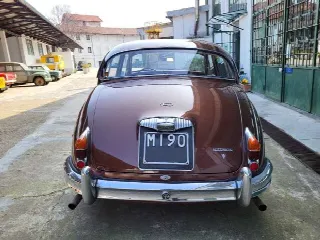 Foto 9 di 43: JAGUAR MKII Daimler 2.5 V8 Saloon - SUMMER PRICE