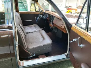 Foto 26 di 43: DAIMLER 2.5 V8 Saloon - SUMMER PRICE