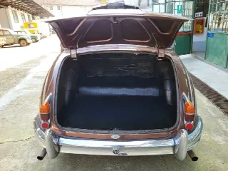 Foto 36 di 43: JAGUAR MKII Daimler 2.5 V8 Saloon - SUMMER PRICE