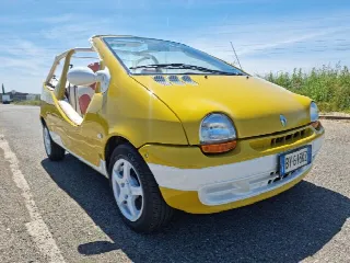 Foto 3 di 9: RENAULT Twingo De plage   