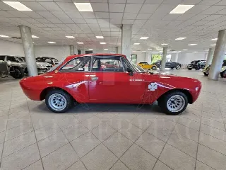 Foto 7 di 29: ALFA ROMEO GT Am 