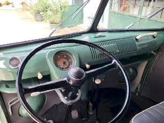 Foto 20 di 39: Volkswagen T1 Panel Split Window - SUMMER PRICE