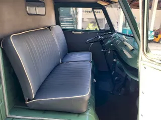 Foto 26 di 39: Volkswagen T1 Panel Split Window - SUMMER PRICE