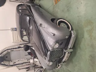 Foto 2 di 4: JAGUAR MkVIII BERLINA  
