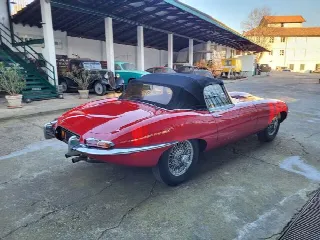 Foto 45 di 51: JAGUAR E-Type SI (1961-1968) Roadster OTS Series 1 - SUMMER PRICE