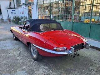 Foto 50 di 51: JAGUAR E-Type SI (1961-1968) Roadster OTS Series 1 - SUMMER PRICE