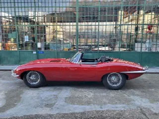 Foto 5 di 51: JAGUAR E-Type SI (1961-1968) Roadster OTS Series 1 - SUMMER PRICE