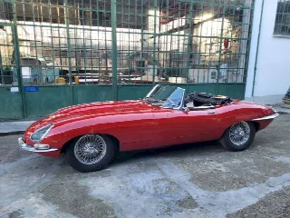 Foto 8 di 51: JAGUAR E-Type SI (1961-1968) Roadster OTS Series 1 - SUMMER PRICE