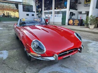 Foto 7 di 51: JAGUAR E-Type SI (1961-1968) Roadster OTS Series 1 - SUMMER PRICE