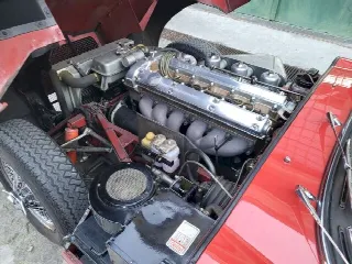 Foto 32 di 51: JAGUAR E-Type SI (1961-1968) Roadster OTS Series 1 - SUMMER PRICE