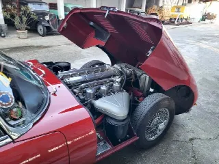 Foto 39 di 51: JAGUAR E-Type SI (1961-1968) Roadster OTS Series 1 - SUMMER PRICE