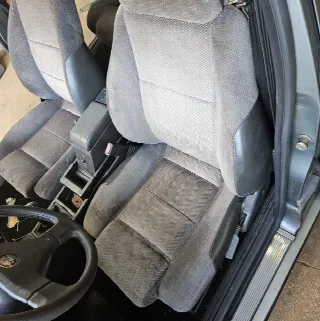 Foto 3 di 4: ALFA ROMEO 75  3000 v6 america 