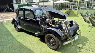 Foto 49 di 49: CITROEN Traction Avant 11 BL - SUMMER PRICE