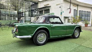 Foto 54 di 56: TRIUMPH TR4 IRS - SUMMER PRICE