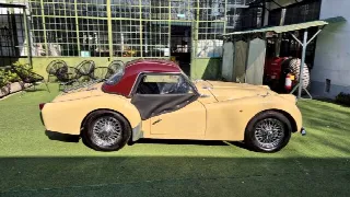 Foto 61 di 70: TRIUMPH TR3A  