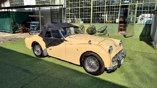 Foto 53 di 70: TRIUMPH TR3A  