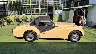 Foto 55 di 70: TRIUMPH TR3A  