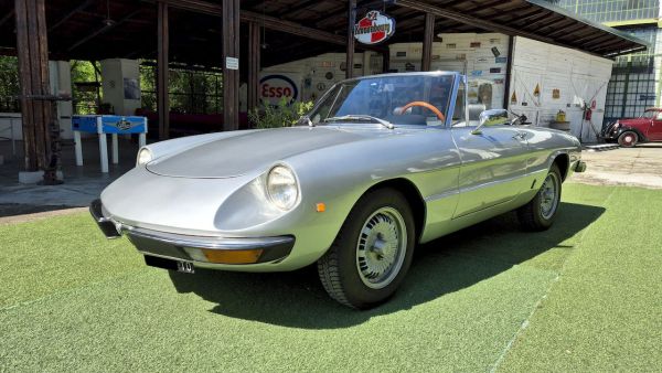 ALFA ROMEO Spider 1300 Junior - SUMMER PRICE 