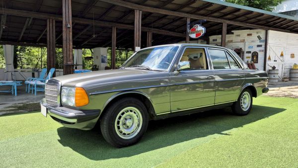 MERCEDES-BENZ 240 D Berlina W123 - SUMMER PRICE