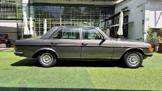 Foto 12 di 72: MERCEDES-BENZ 240 D Berlina W123 - SUMMER PRICE