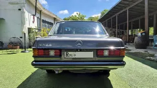 Foto 19 di 72: MERCEDES-BENZ 240 D Berlina W123 - SUMMER PRICE